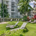 @ Marbella Lane - Breezy Studio@Diamond Head Beach Hotel